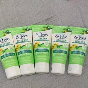 St. Ives Solutions 3-in-1 SPF 25 Moisturizer